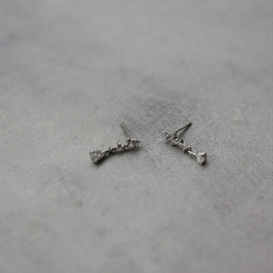 ピアスsilver925揺れる華奢キラキラミニピアスデザインシルバーシンプルギフトプレゼントおしゃれオフィス女性レディースajiroP044
