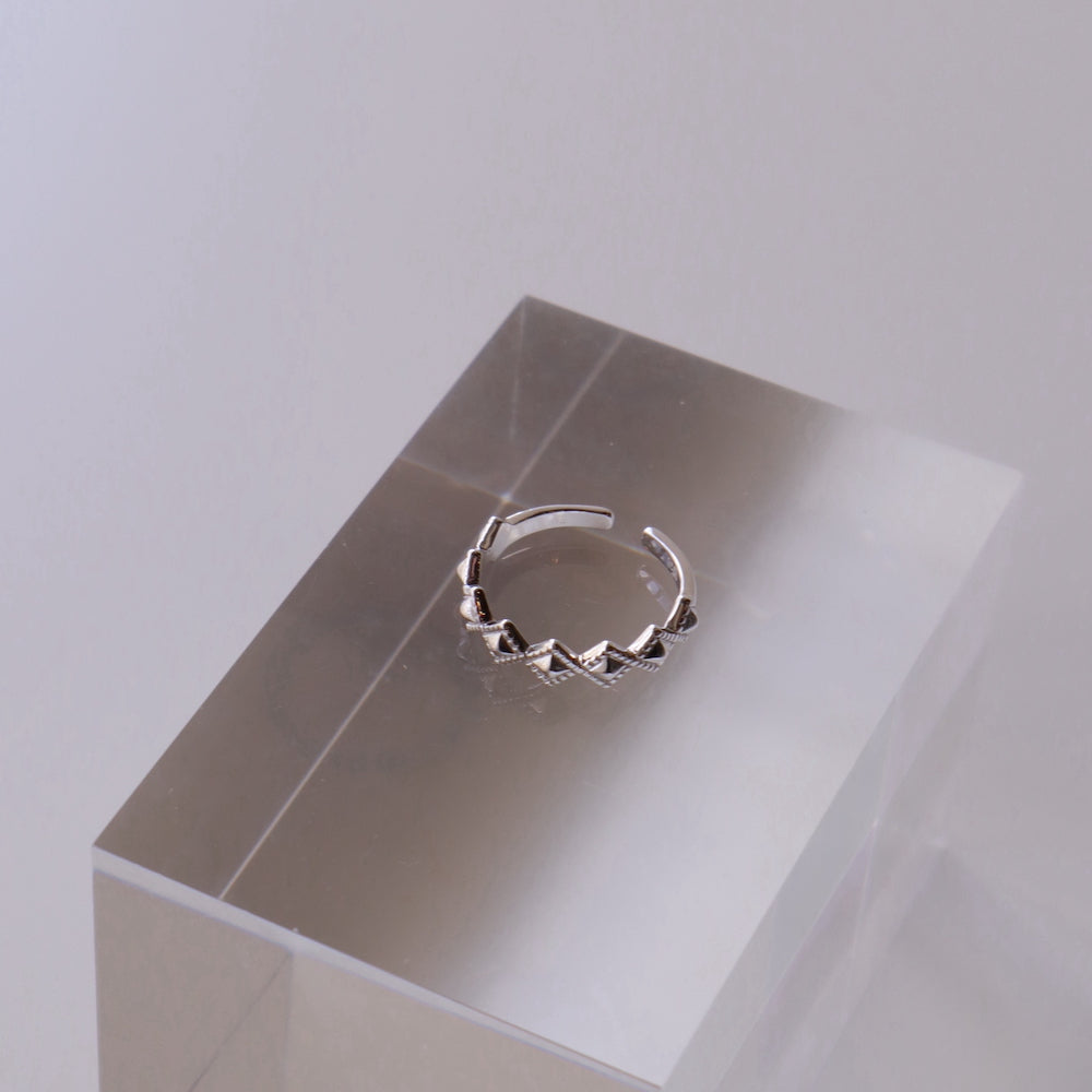 R080  silver925 diamond shaped ring