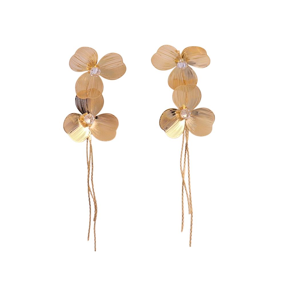 P416  oversized gold flower pierce