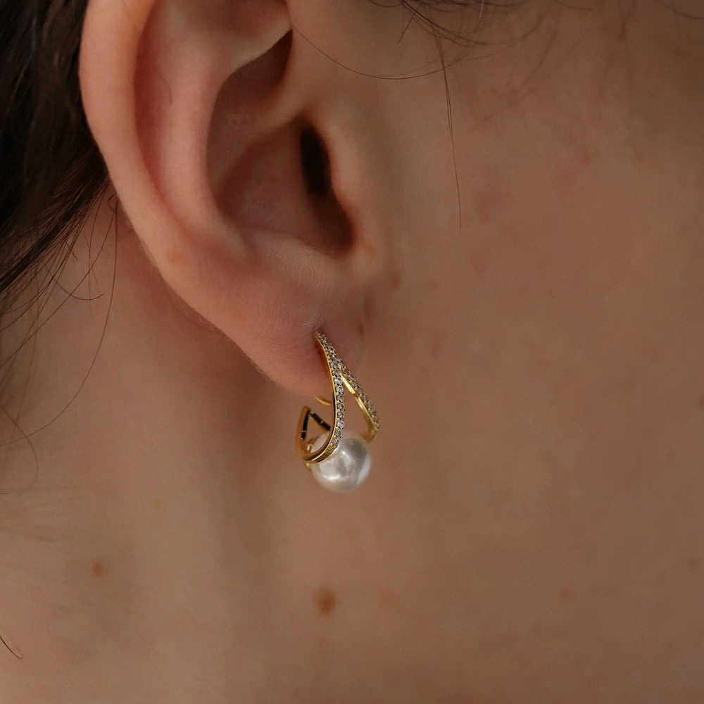 P453  zirconia×pearl drop pierce /  earring