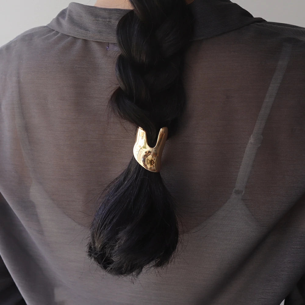 H008  oversized metallic pony hook