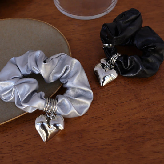 H023 metal heart scrunchie