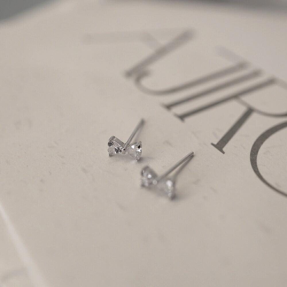 P155ピアスイヤリングsilver925リボンキラキラ華奢上品高見え高級感デザインゴールドシルバーシンプルユニークギフトプレゼントおしゃれオフィスミニピアス女性レディースバリュー