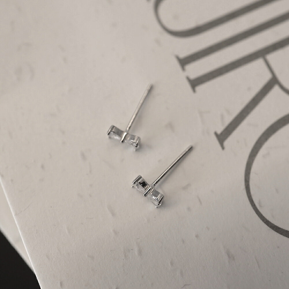 P155ピアスイヤリングsilver925リボンキラキラ華奢上品高見え高級感デザインゴールドシルバーシンプルユニークギフトプレゼントおしゃれオフィスミニピアス女性レディースバリュー