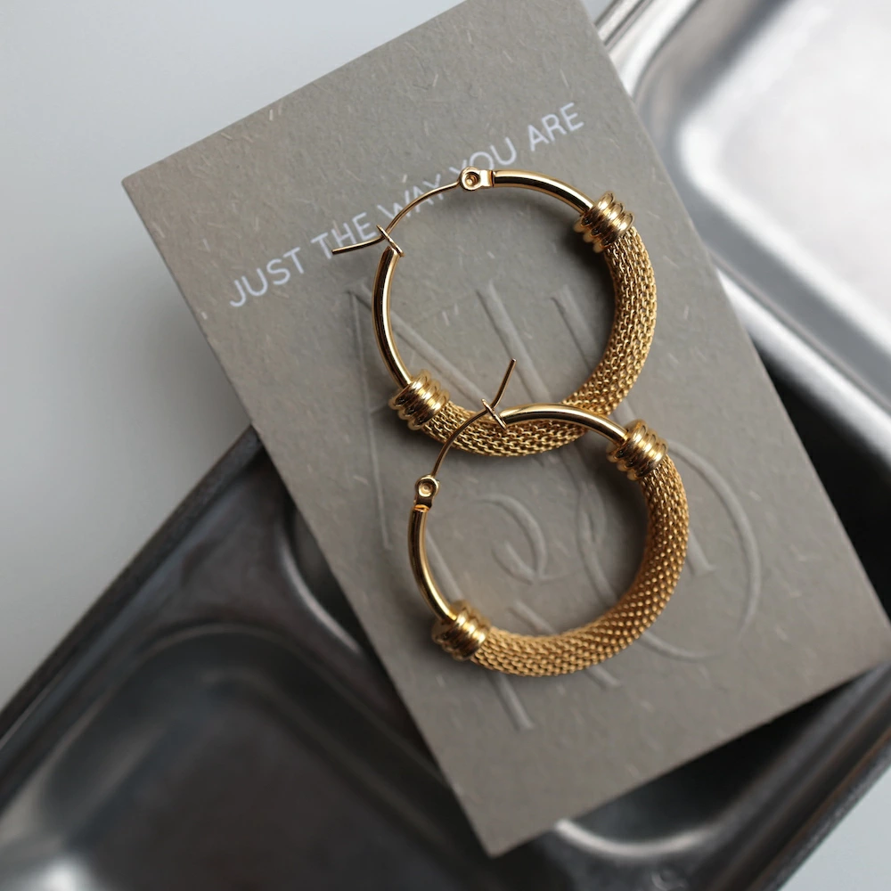 P071  stainless antique style hoop pierce