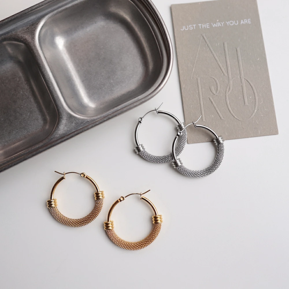 P071  stainless antique style hoop pierce