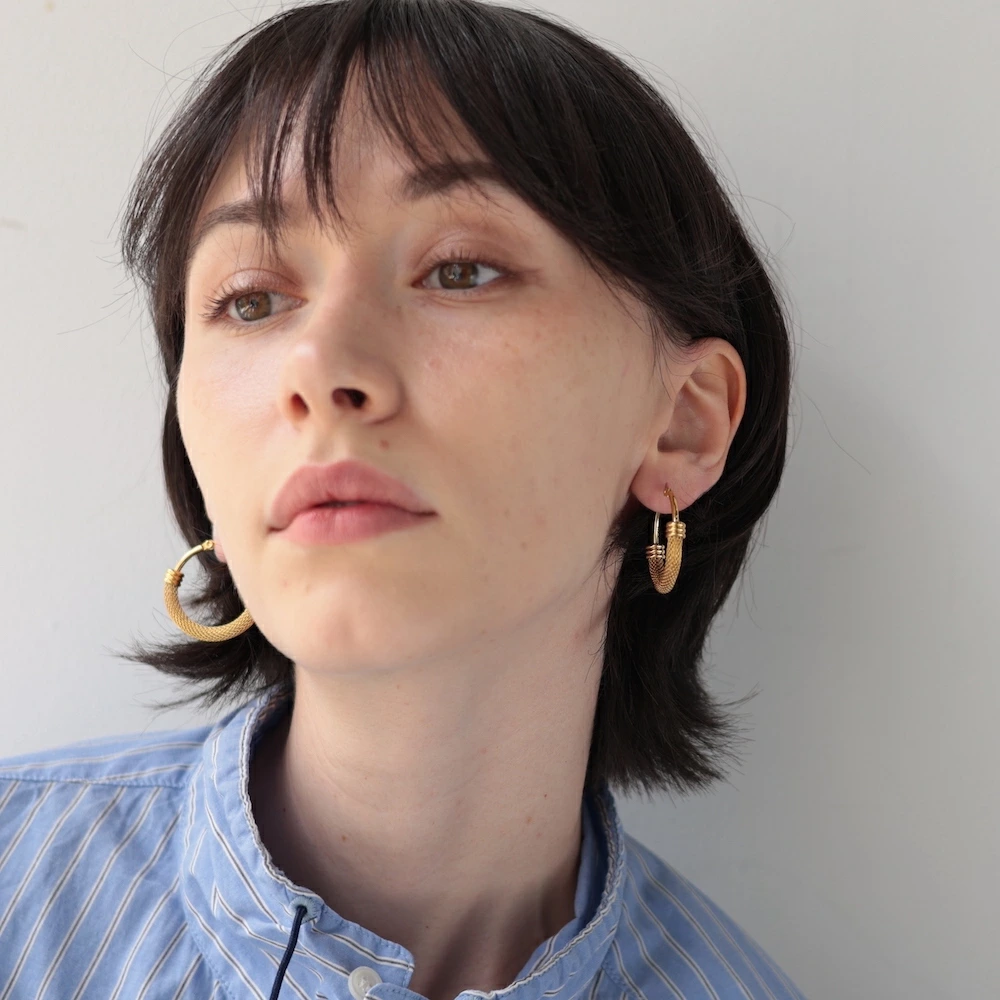 P071  stainless antique style hoop pierce