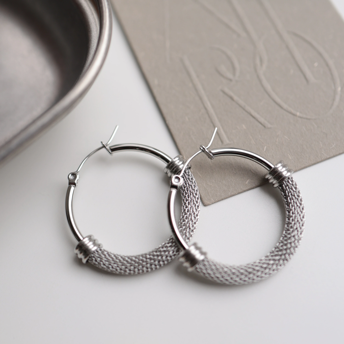 P071  stainless antique style hoop pierce
