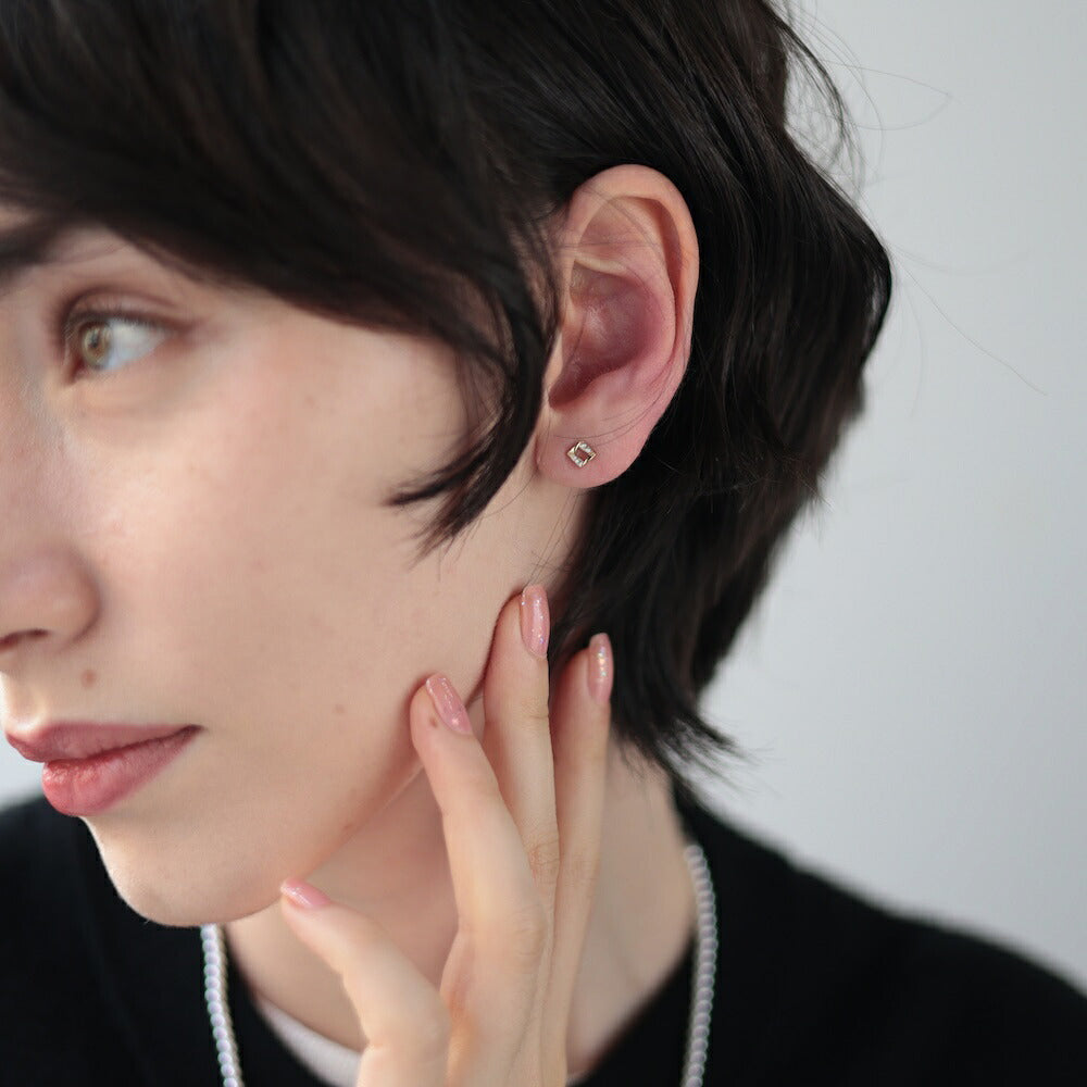 P364ピアスイヤリングsilver925デザインジルコニアスクエアミニピアスシンプルユニーク華奢上品オフィス結婚式卒業式入学式フォーマルセレモニーギフトプレゼント女性レディースジュエリー小ぶり上品高見え普段使いオケージョン対応