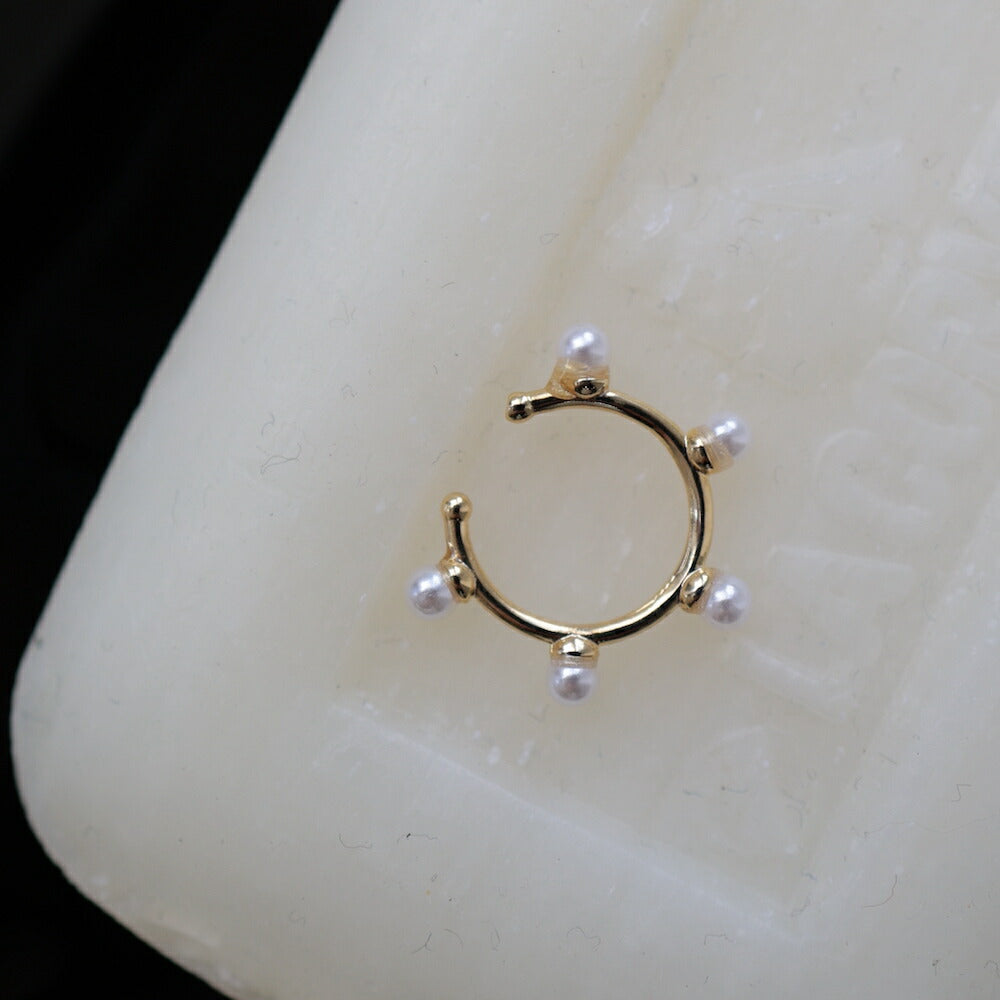 C017イヤーカフパール金属アレルギー対応上品ゴールドレディース控えめおしゃれセレモニーアクセサリー結婚式卒業式入学式入卒式入園式卒園式セミフォーマルプレゼント女性片耳販売小粒パール華奢イヤーカフジュエリー