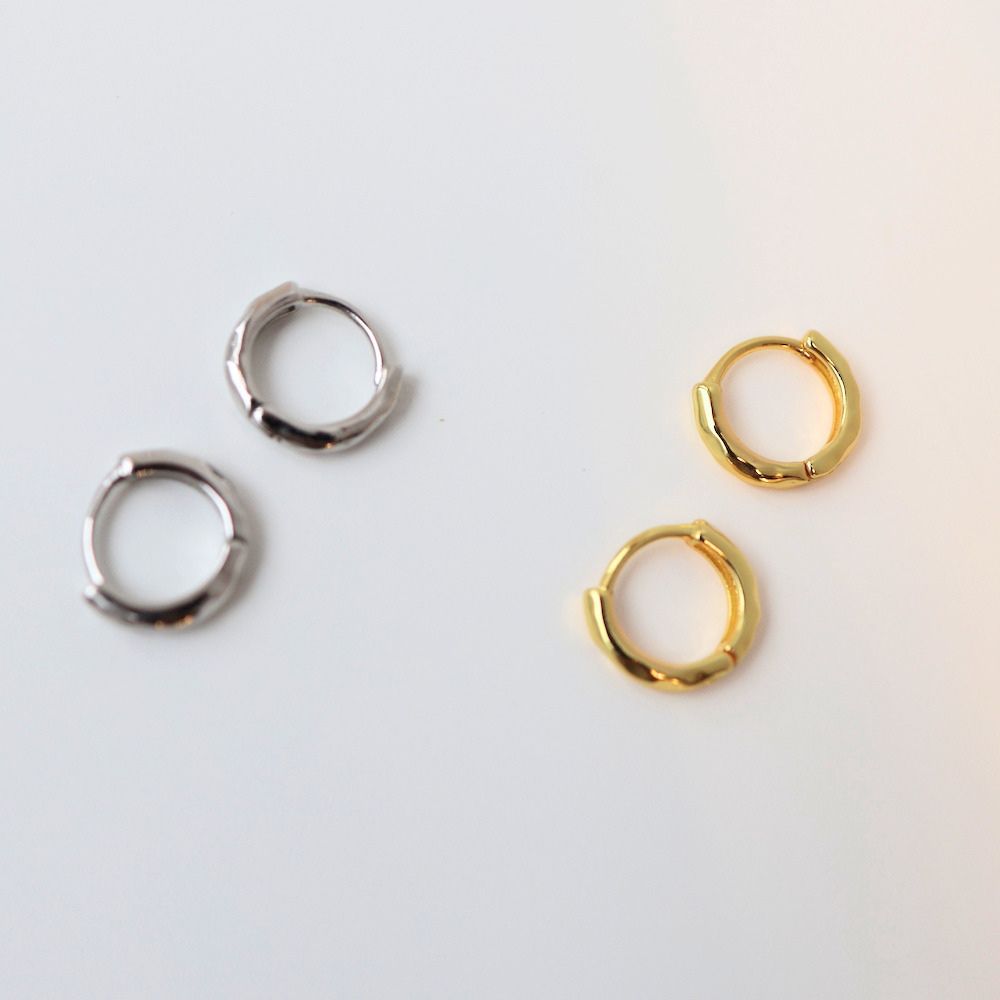 【10％OFFクーポン発行中】【リニューアル】P023ピアスフープミニピアスキャッチレスシルバーゴールドキャッチ要らないシンプルギフトプレゼントおしゃれオフィスシンプル女性レディースジュエリー