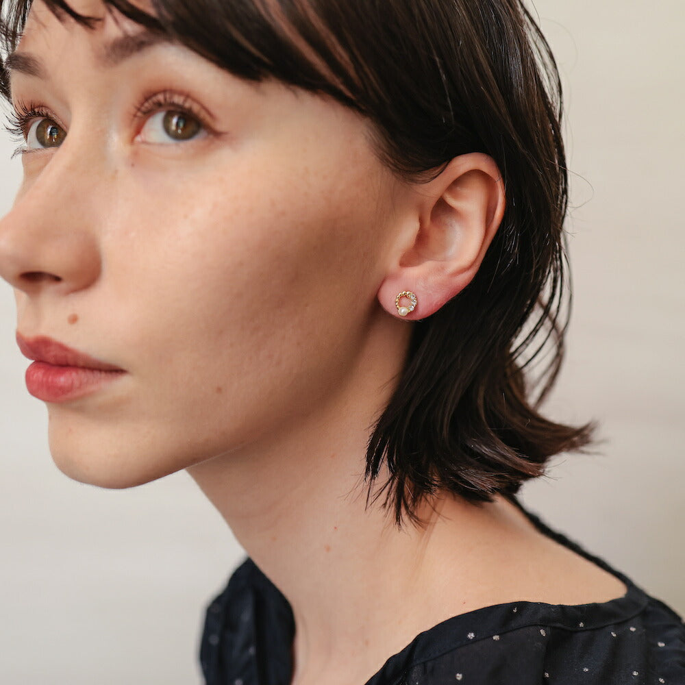 P363ピアスイヤリングデザインパールキラキラサークルミニピアスシンプルユニーク華奢上品オフィス結婚式卒業式入学式フォーマルセレモニーギフトプレゼント女性レディース小ぶり金属アレルギー対応上品高見え普段使いオケージョン対応