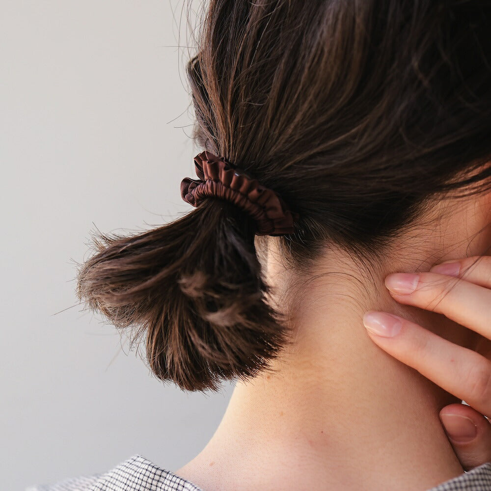 【2点セット】H018ヘアゴムミニフリルシュシュレディースヘアアクセサリー光沢大人可愛いおしゃれシンプルまとめ髪ポニーテールお団子普段使いオフィスブラックブラウンピンクギフト