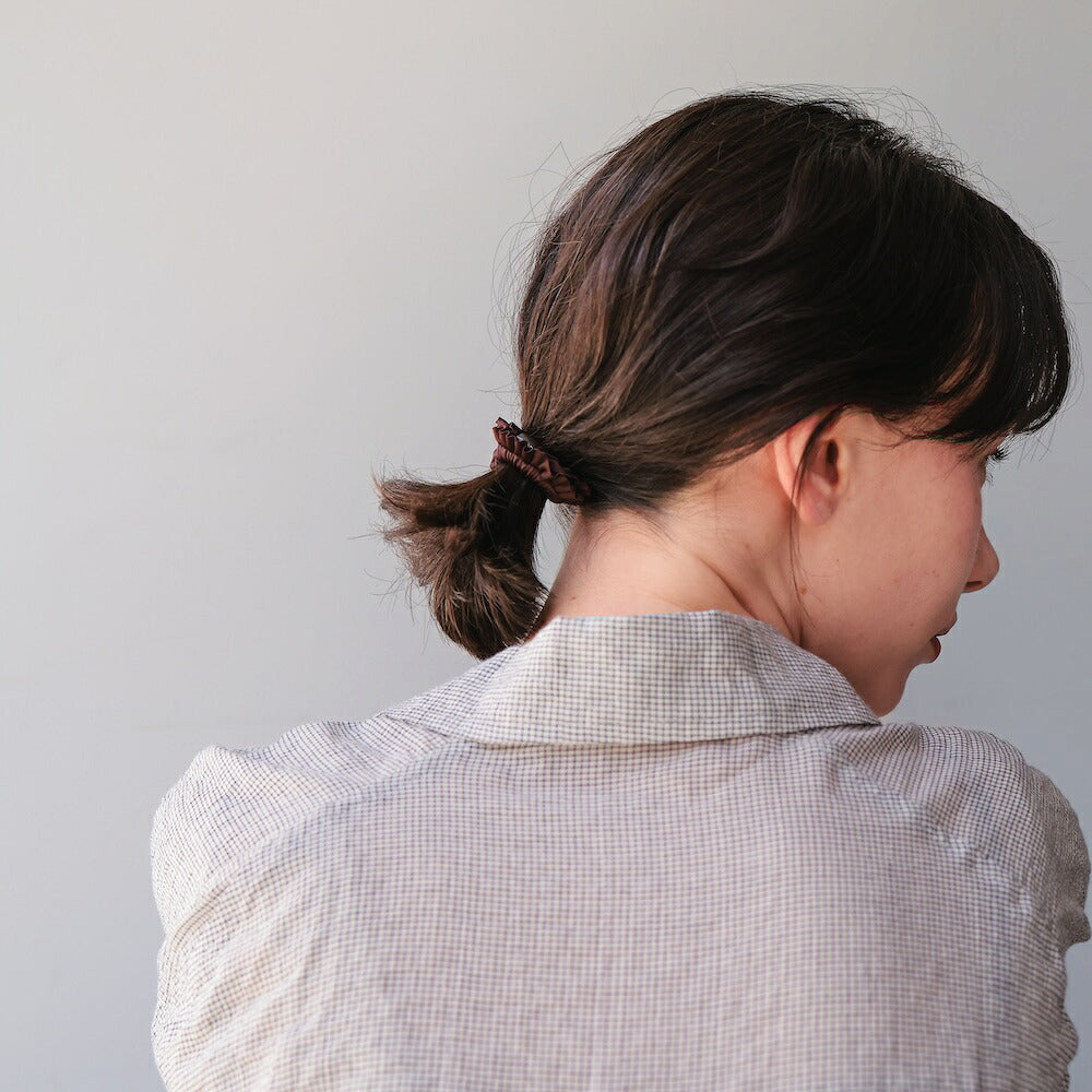 【2点セット】H018ヘアゴムミニフリルシュシュレディースヘアアクセサリー光沢大人可愛いおしゃれシンプルまとめ髪ポニーテールお団子普段使いオフィスブラックブラウンピンクギフト