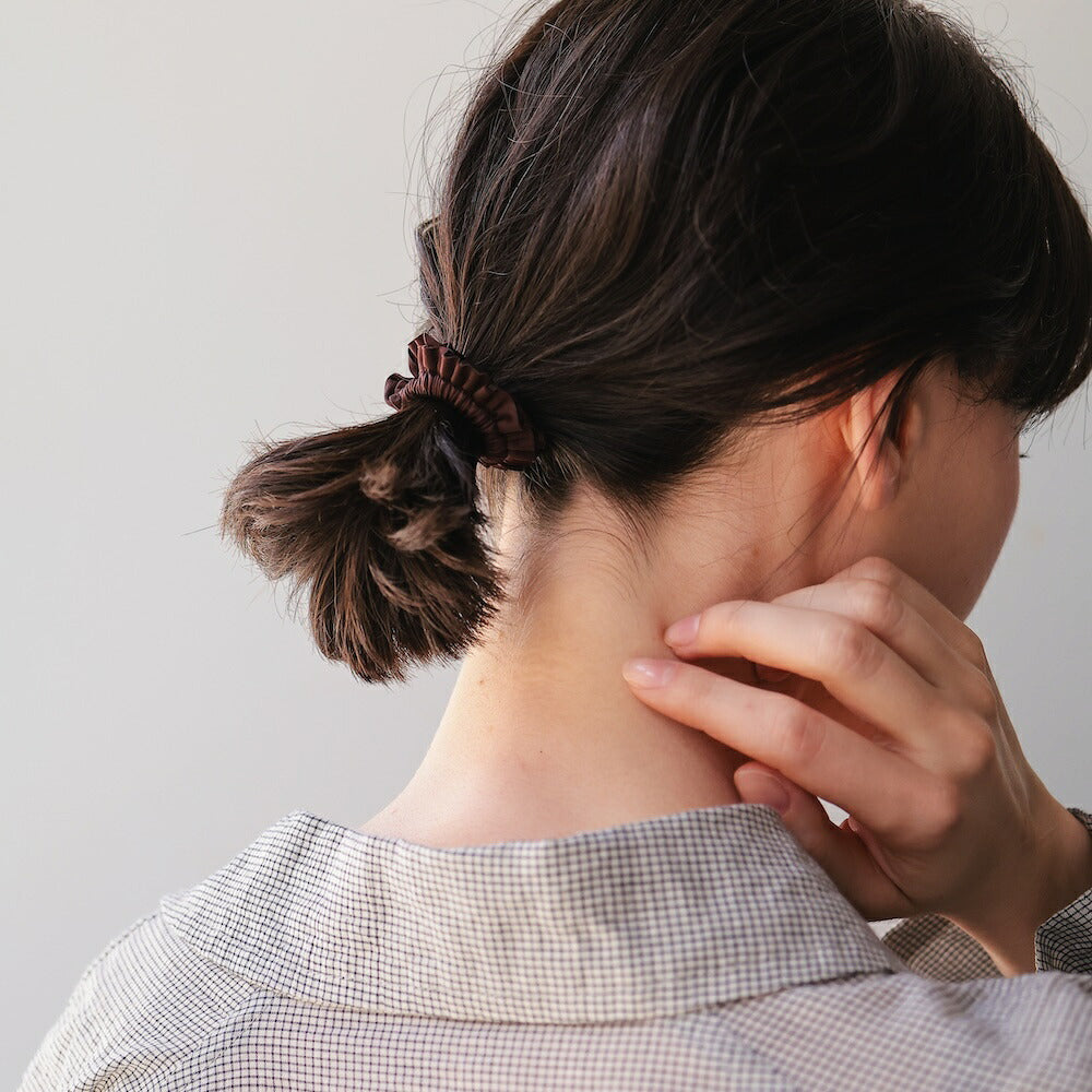 【2点セット】H018ヘアゴムミニフリルシュシュレディースヘアアクセサリー光沢大人可愛いおしゃれシンプルまとめ髪ポニーテールお団子普段使いオフィスブラックブラウンピンクギフト