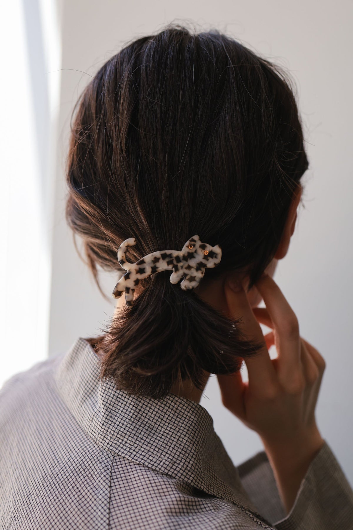 H009ヘアピン猫モチーフレディースヘアアクセサリーアクリル合金ヘアクリップねこネコアニマル大人可愛いかわいいおしゃれまとめ髪前髪サイド留め普段使いデイリー猫好きギフトプレゼント