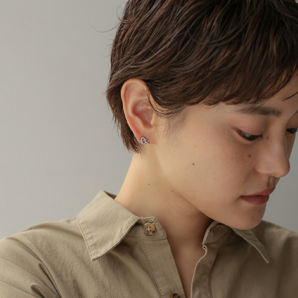【10％OFFクーポン配布中】P362ピアスイヤリングハートリボンゴールドキラキラ上品高見え華奢ギフトプレゼントおしゃれオフィスシンプル女性レディースジュエリー