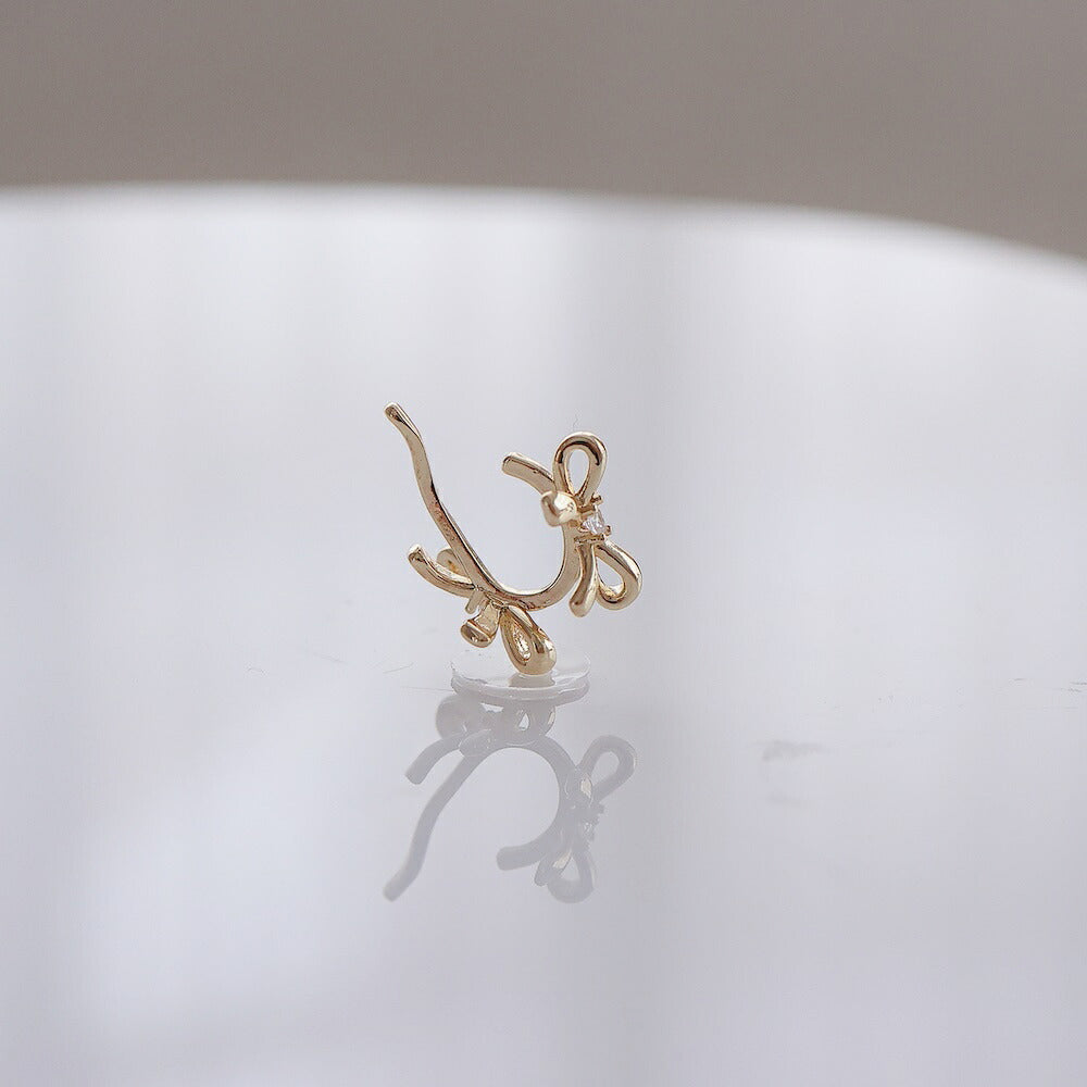 C011イヤーカフリボンビジューレディース金属アレルギー対応合金K18コーティングゴールドシルバー上品大人可愛いきれいめカジュアルデイリーオフィス普段使いお出かけギフト