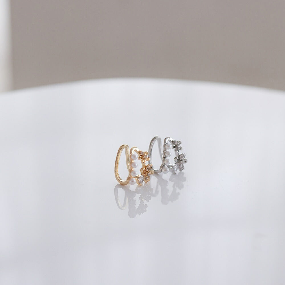 C020イヤーカフパールフラワーモチーフキュービックジルコニア金属アレルギー対応K18コーティングゴールドシルバー片耳用小ぶり軽量上品大人可愛いきれいめデイリー結婚式フォーマル