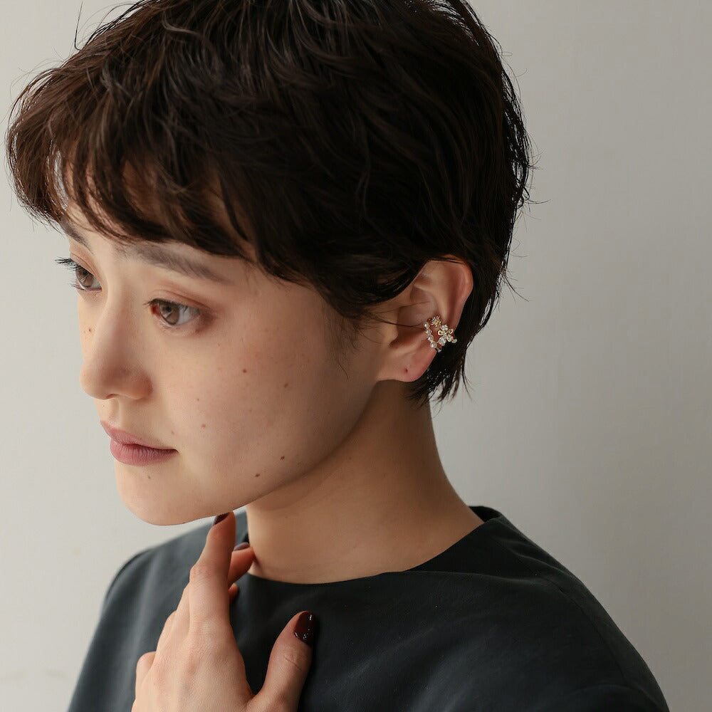 C020イヤーカフパールフラワーモチーフキュービックジルコニア金属アレルギー対応K18コーティングゴールドシルバー片耳用小ぶり軽量上品大人可愛いきれいめデイリー結婚式フォーマル