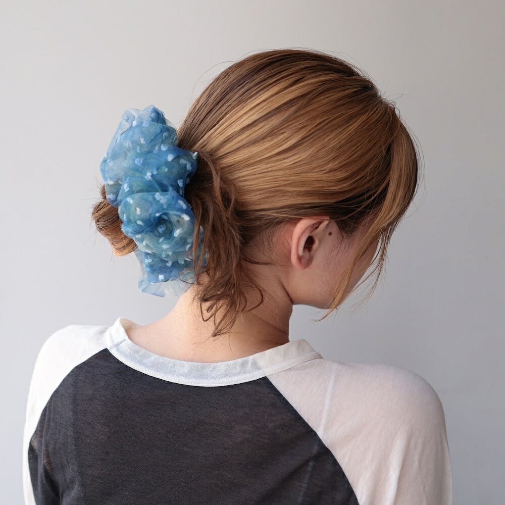 H064シュシュ大ぶりシアー小花柄ブルーレディースヘアアクセサリーヘアゴムボリューム透け感まとめ髪ポニーテールお団子大人可愛い上品きれいめカジュアルデイリー普段使い