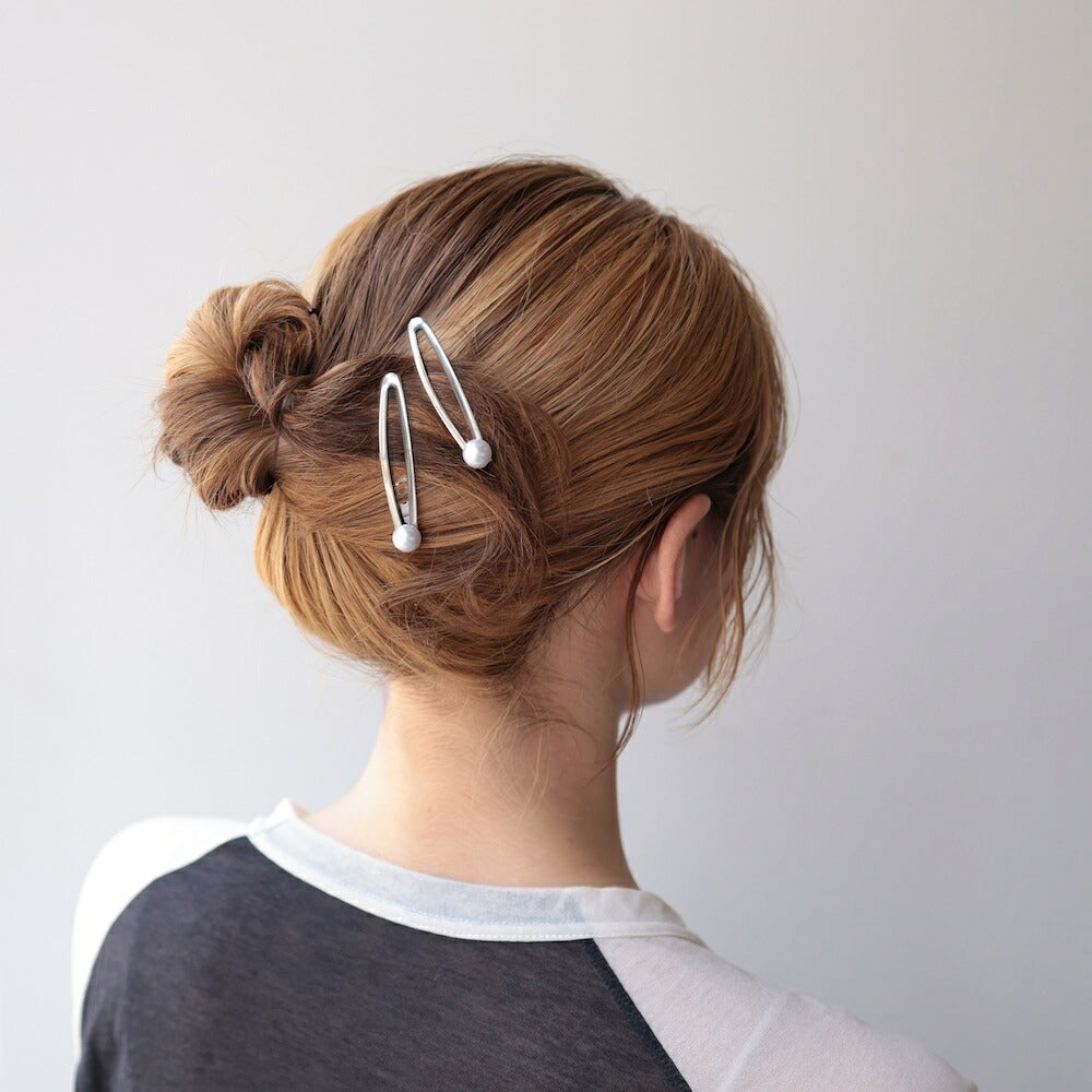 H073ヘアピンフラワーパールメタル透かしデザインシルバー花モチーフヘアアクセサリーレディース前髪サイド留めまとめ髪ヘアアレンジ軽量上品大人可愛いシンプルデイリーオフィス