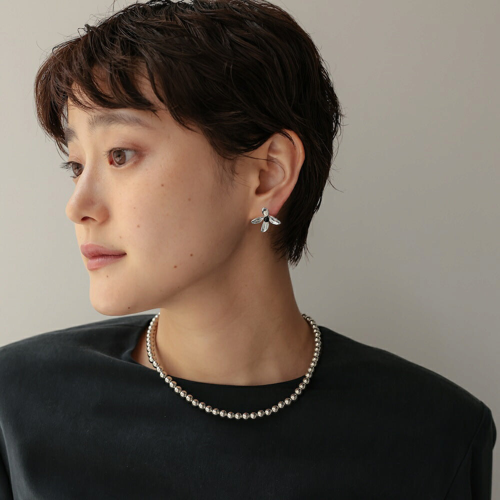 P230ピアスフラワー花モチーフメタルシルバーブラックSilver925ポスト金属アレルギー対応レディース小ぶり上品大人可愛いきれいめカジュアルデイリーオフィス普段使いギフト
