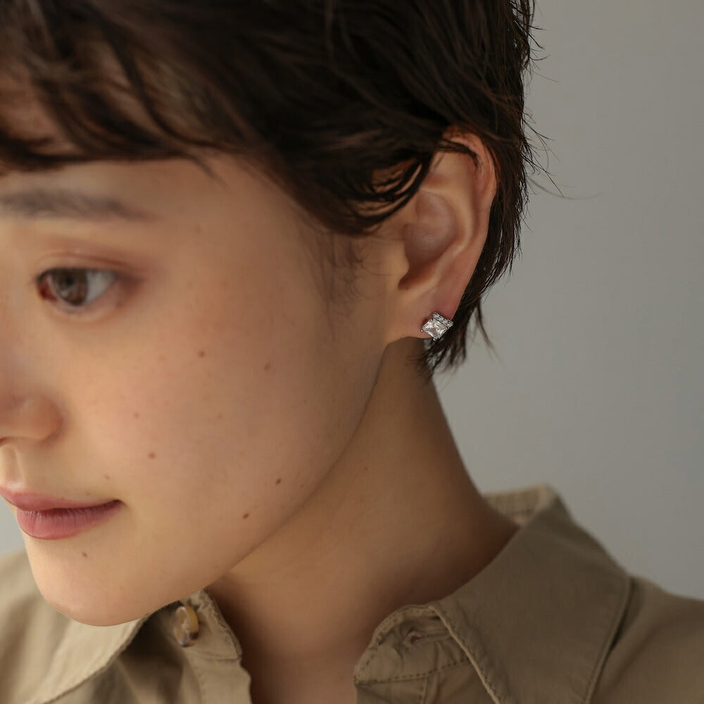 【980円OFFクーポン配布中】P461ピアス華奢スクエアミニピアスキラキラ高見え大人プレゼント女性レディース上品オフィス小ぶり入学式卒業式結婚式合わせやすいおしゃれシンプル