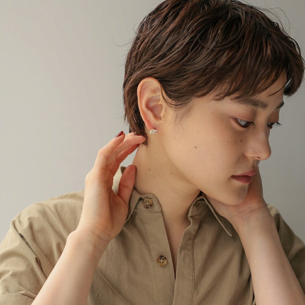 【980円OFFクーポン配布中】P461ピアス華奢スクエアミニピアスキラキラ高見え大人プレゼント女性レディース上品オフィス小ぶり入学式卒業式結婚式合わせやすいおしゃれシンプル