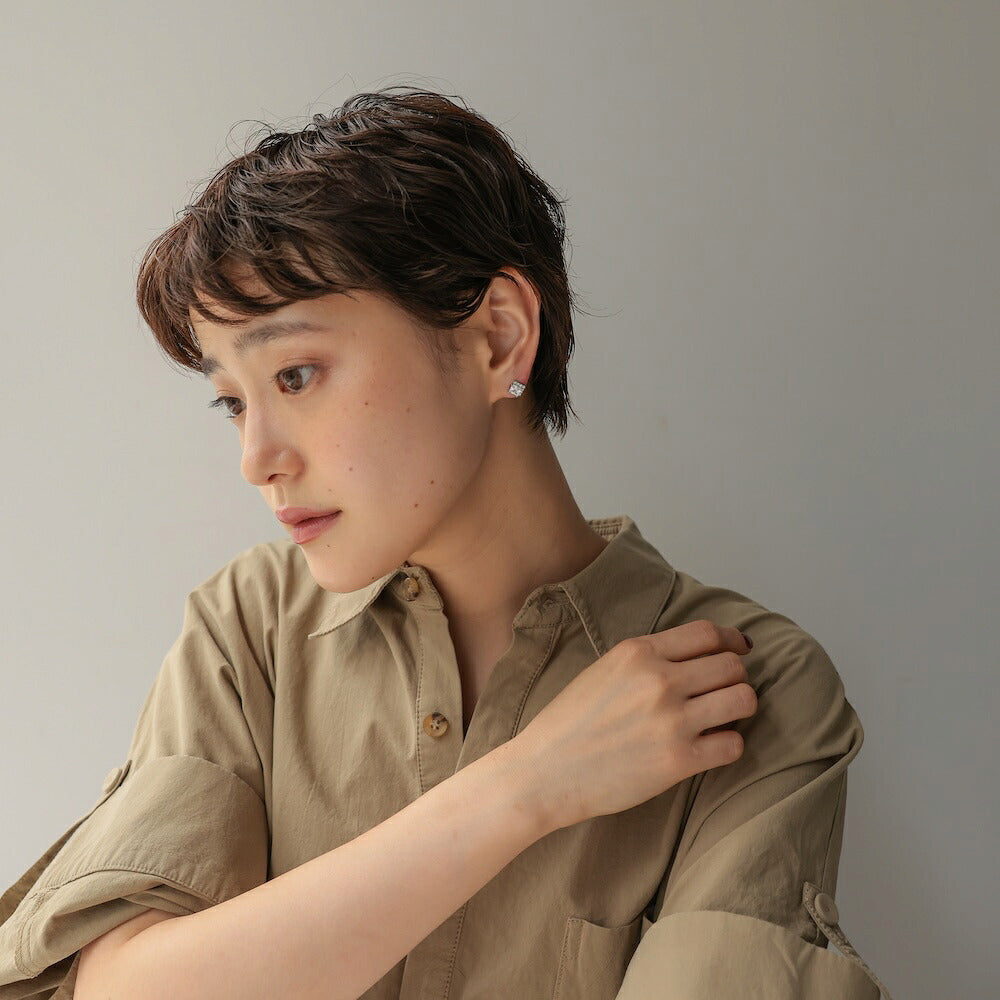 【980円OFFクーポン配布中】P461ピアス華奢スクエアミニピアスキラキラ高見え大人プレゼント女性レディース上品オフィス小ぶり入学式卒業式結婚式合わせやすいおしゃれシンプル