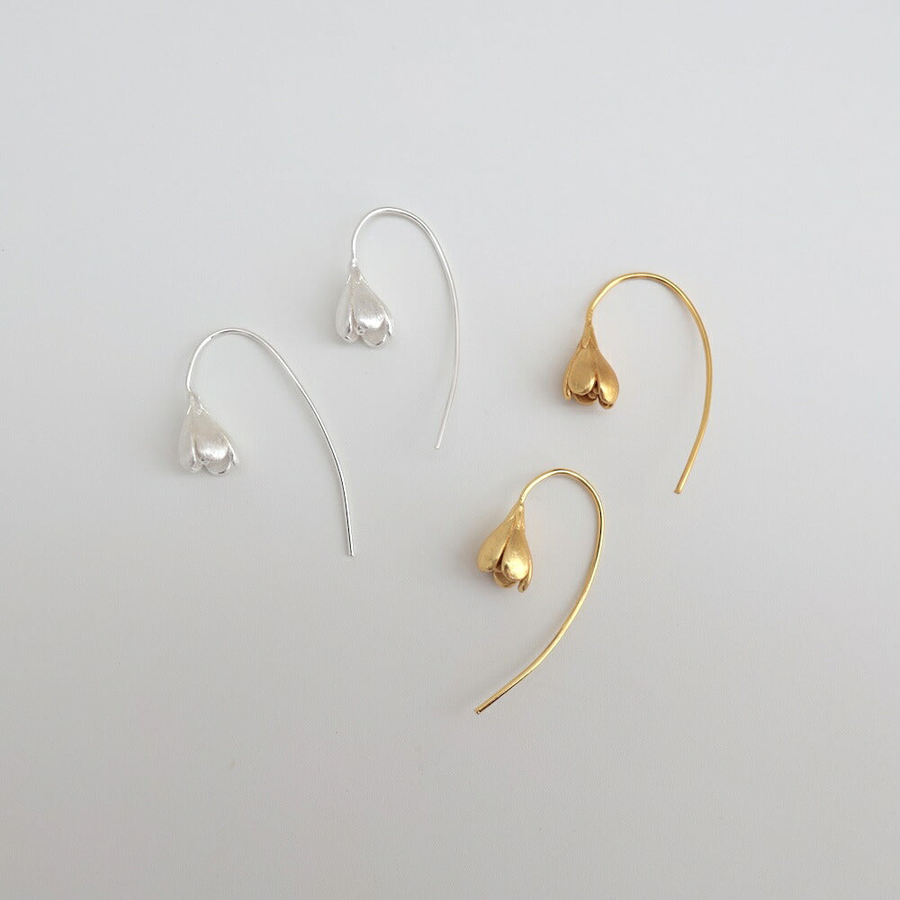 【10/420時～2H限定★50％OFFクーポン】P247ピアスフックピアス華奢高級感高見え上品マット花フラワー蕾シンプルユニークギフトプレゼントおしゃれオフィス大人女性上品レディースジュエリー