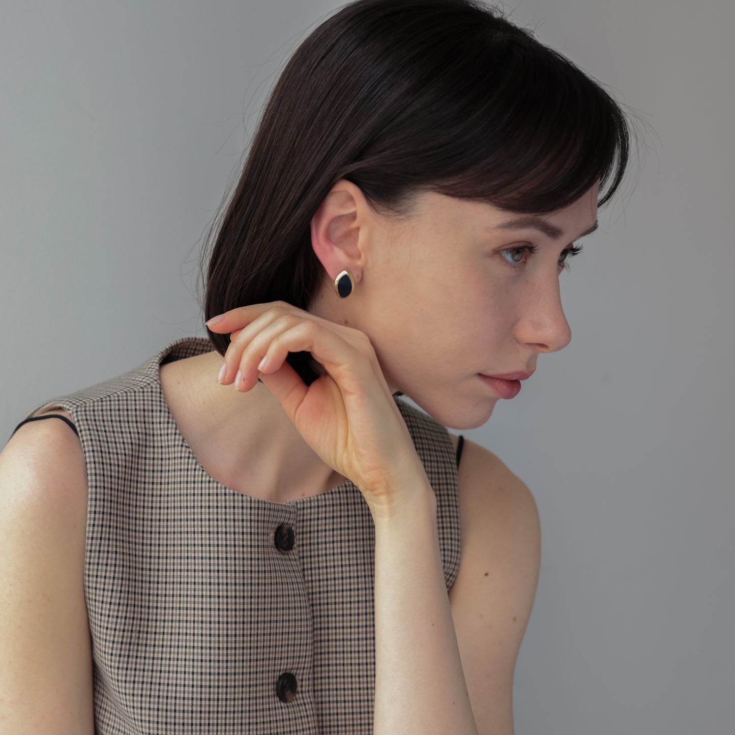 P196  almond shaped pierce