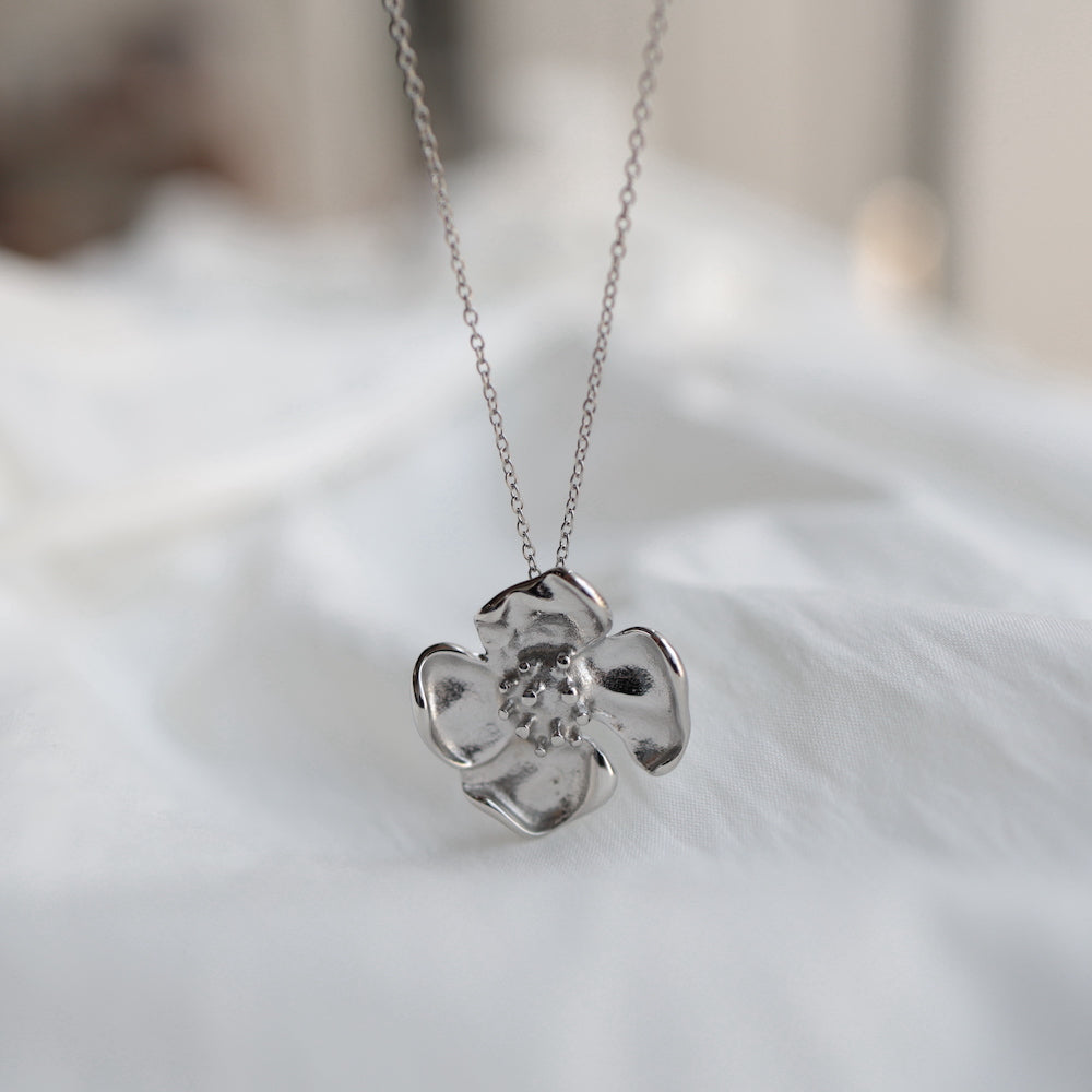 N258 stainless flower necklace