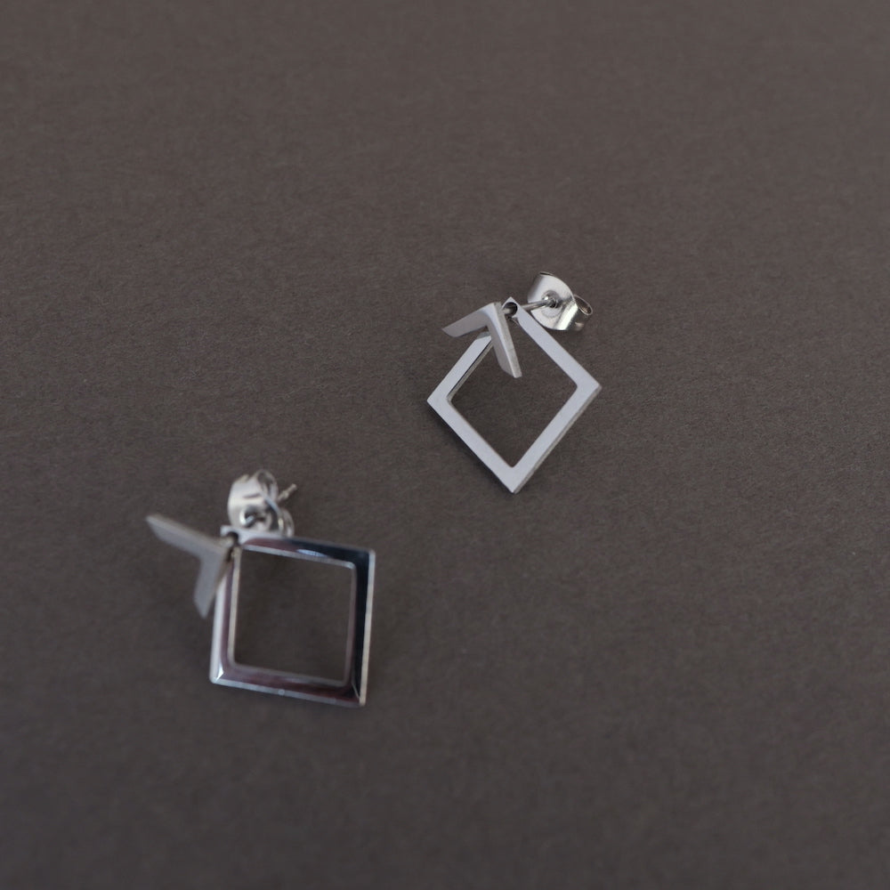 P469 stainless square & triangle pierce