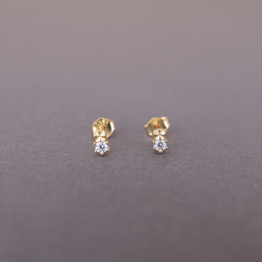 P462 silver925 Single Cubic Zirconia Stud pierce