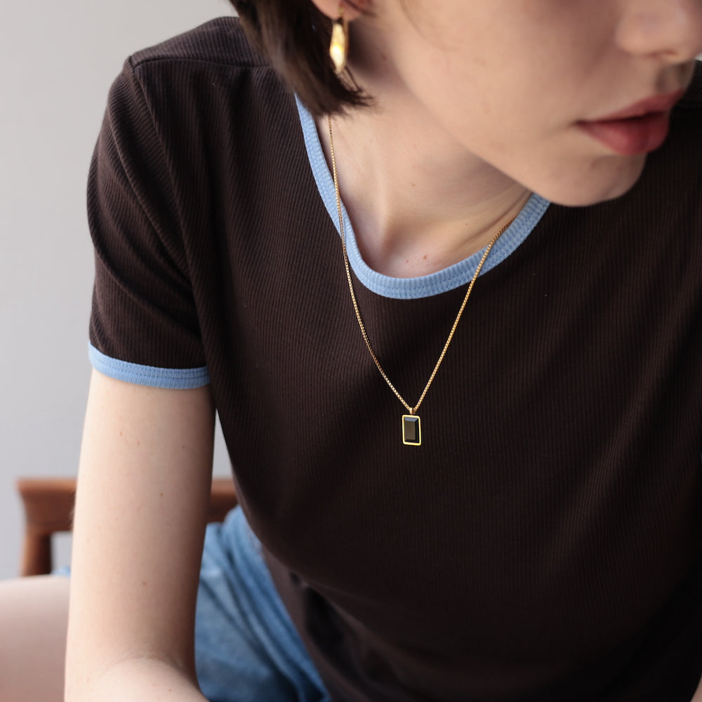 N072 stainless black square pendant