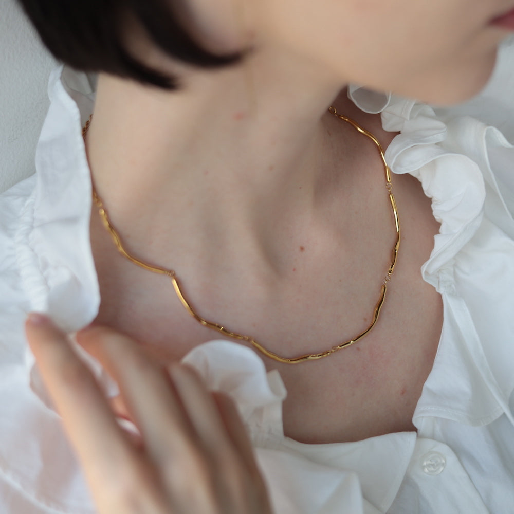 N057 stainless nuance wave necklace