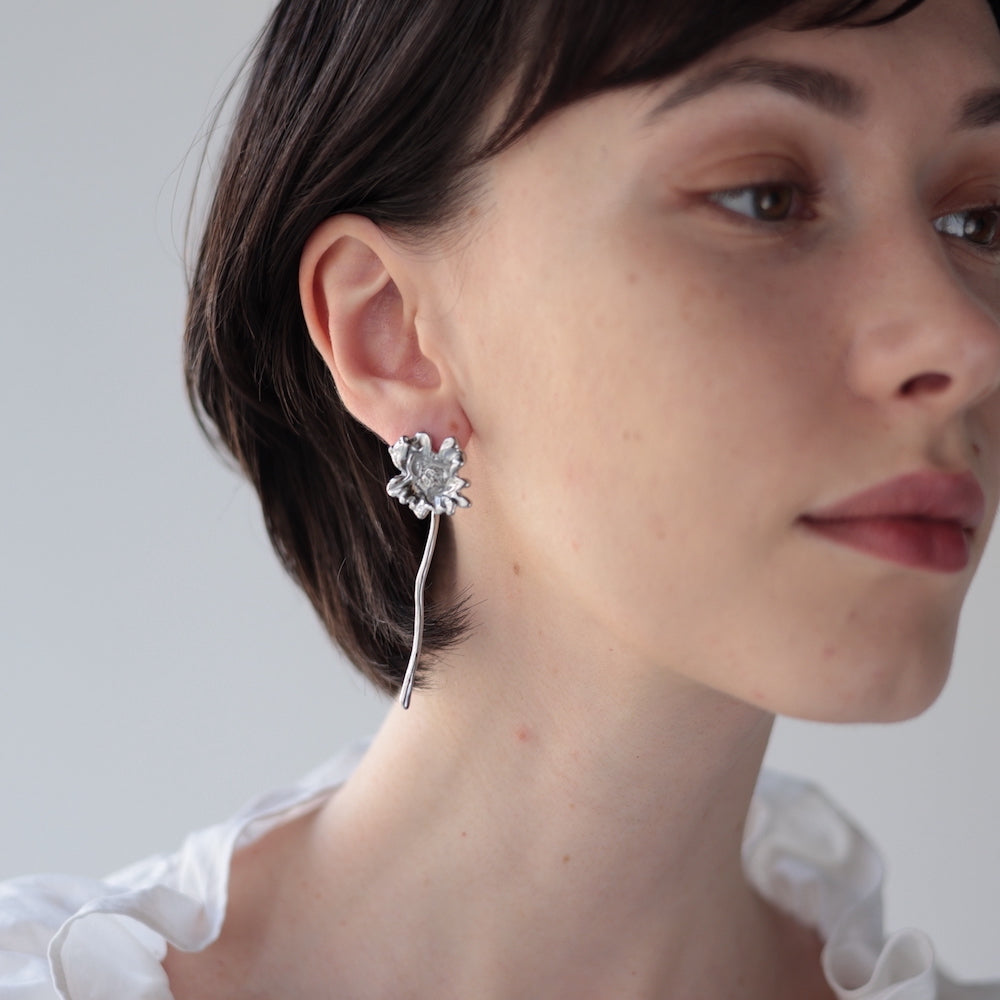 P476 stainless long flower pierce – AJIRO