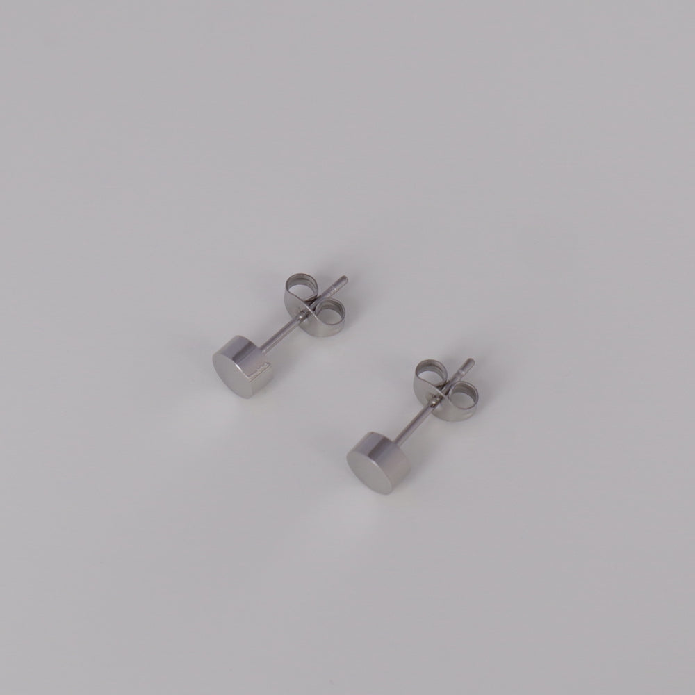 P167  stainless simple dot pierce
