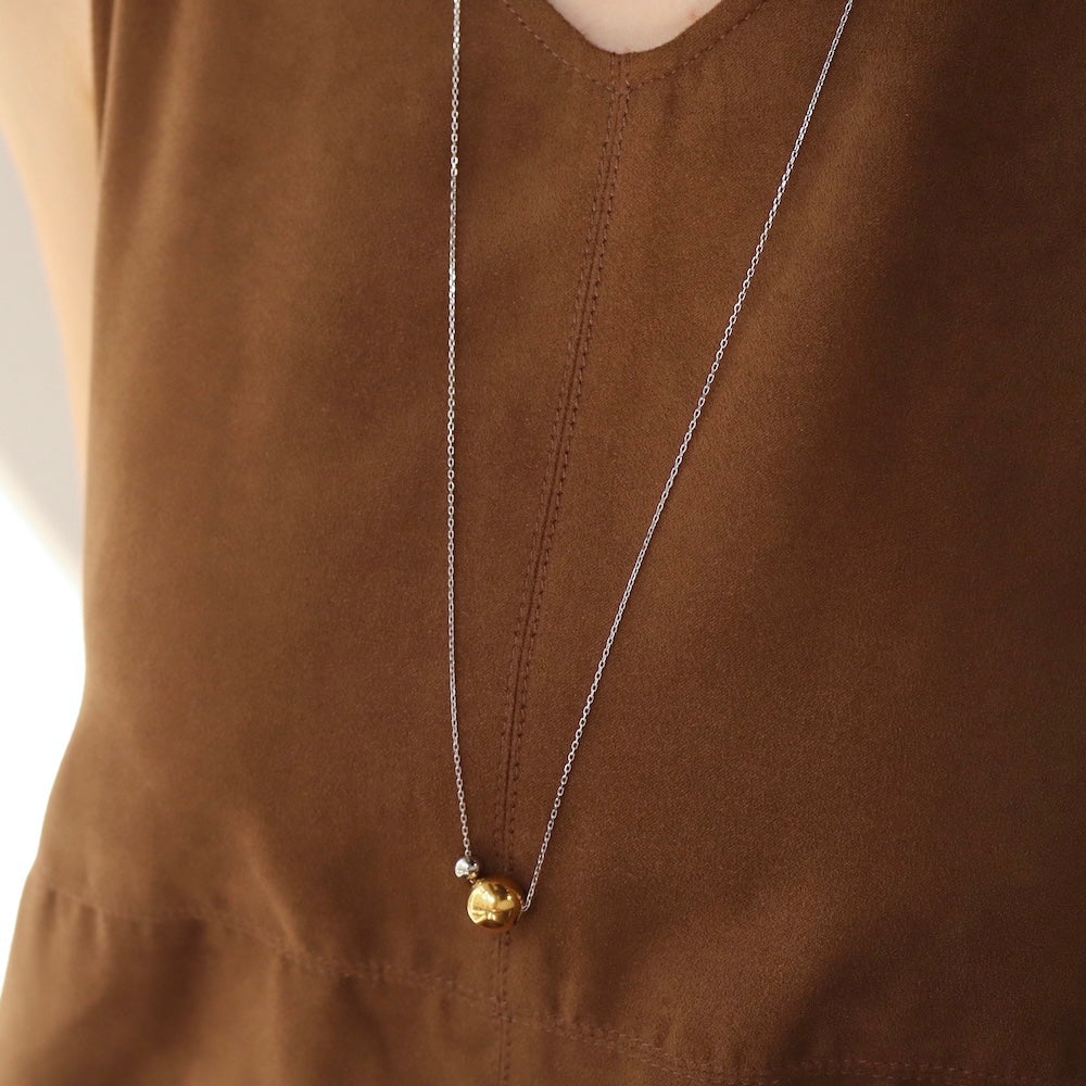 N184  stainless bi-color ball necklace