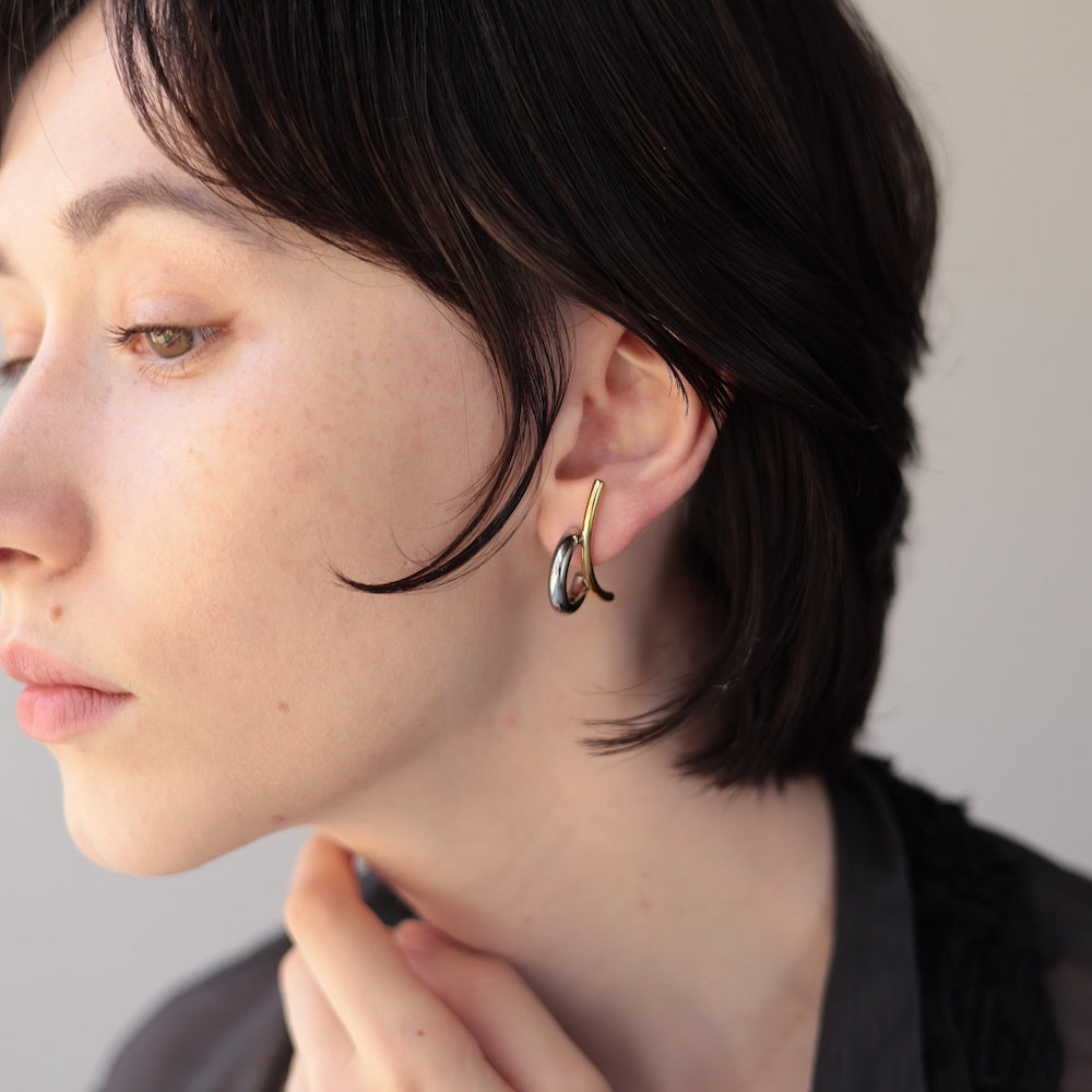 P185 stainless bi-color hoop pierce