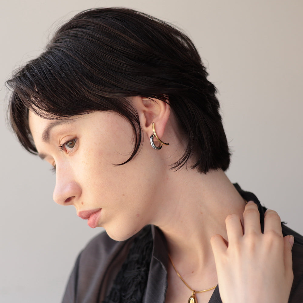 P185 stainless bi-color hoop pierce – AJIRO
