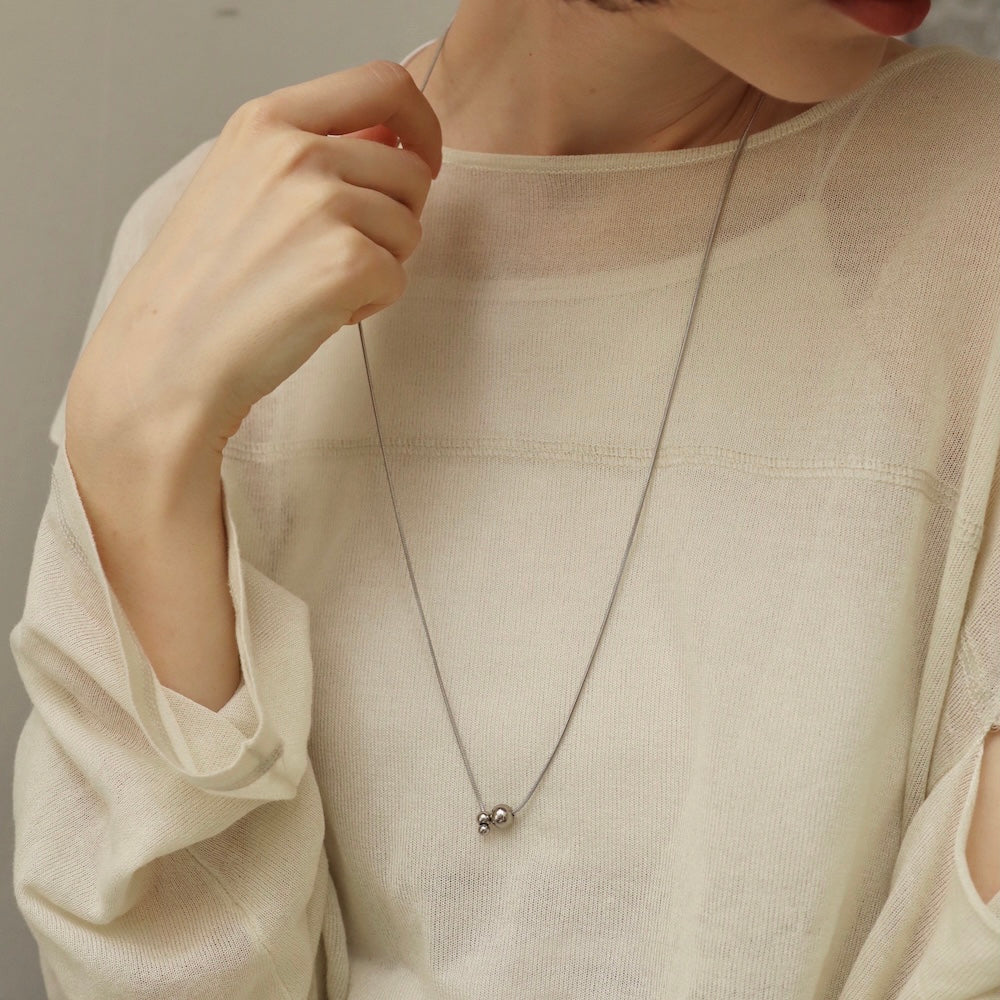 N182  stainless simple ball necklace