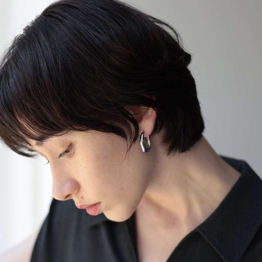 P278 stainless wave hoop pierce