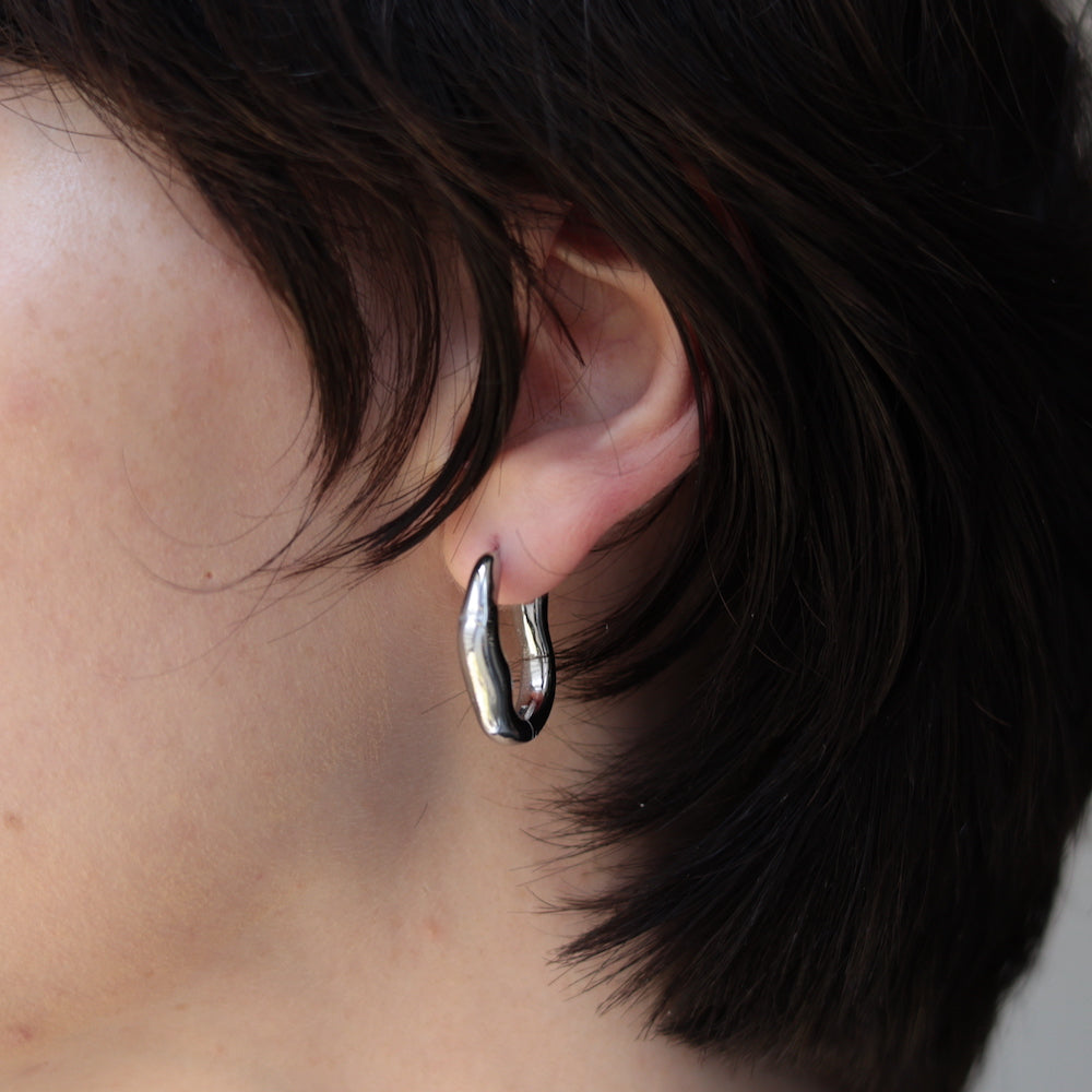 P278 stainless wave hoop pierce