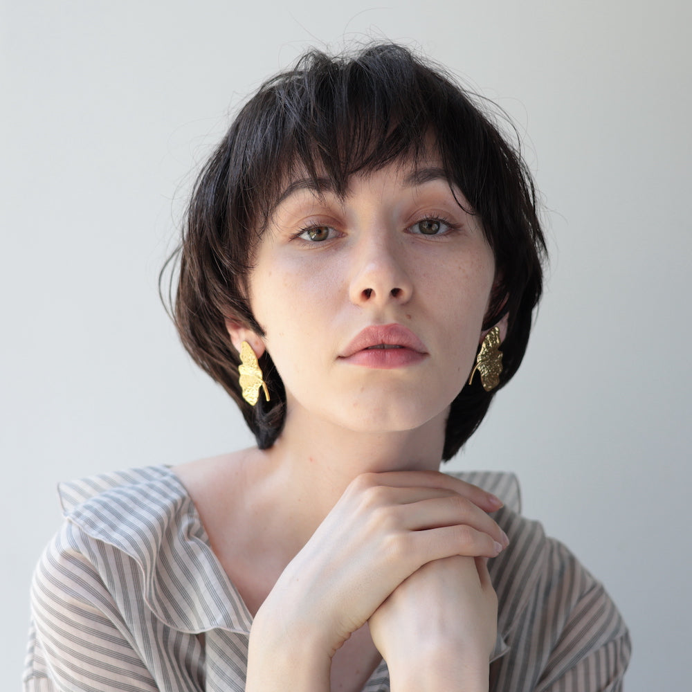 P186 stainless vintage leaf motif pierce