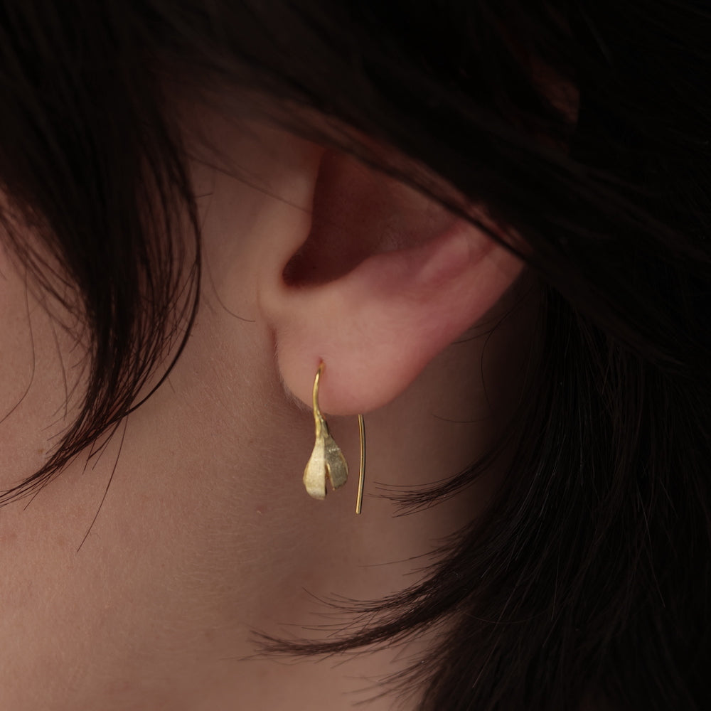 P247  silver925 matte flower hook pierce