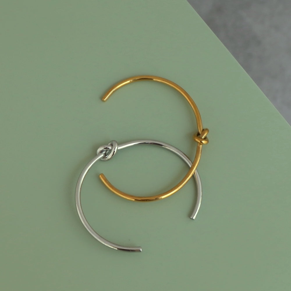 N130 stainless knot bangle