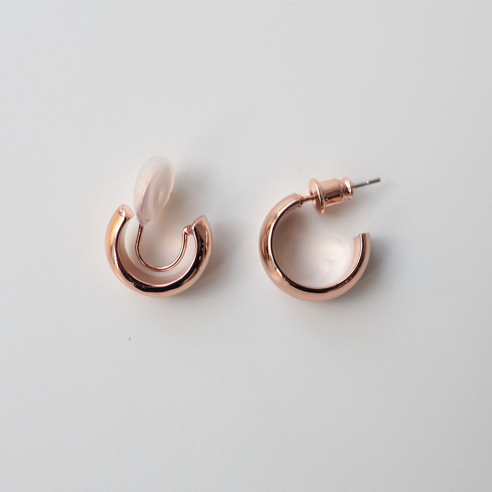 P131  simple hoop earring