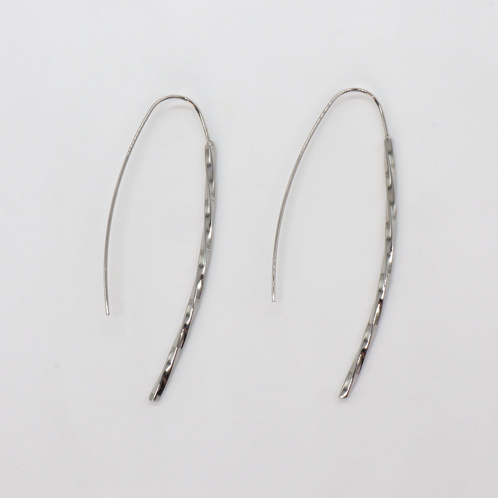 P065  stainless twist long hook pierce